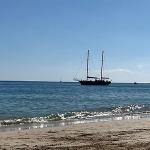 https://casa-monte-y-mar.in-canary-islands.com